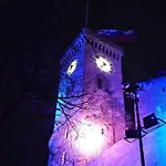 아파트 Aneri
